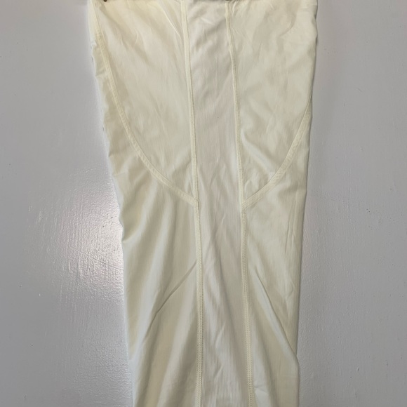 Lululemon Dance Studio MR Crop - Picture 10 of 12